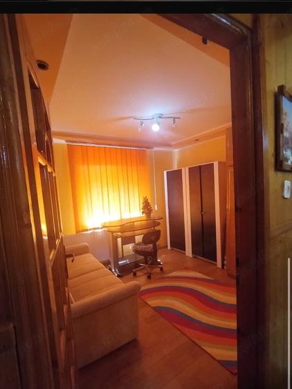 Apartament cu 3 camere decomandat în Dâmbovița
