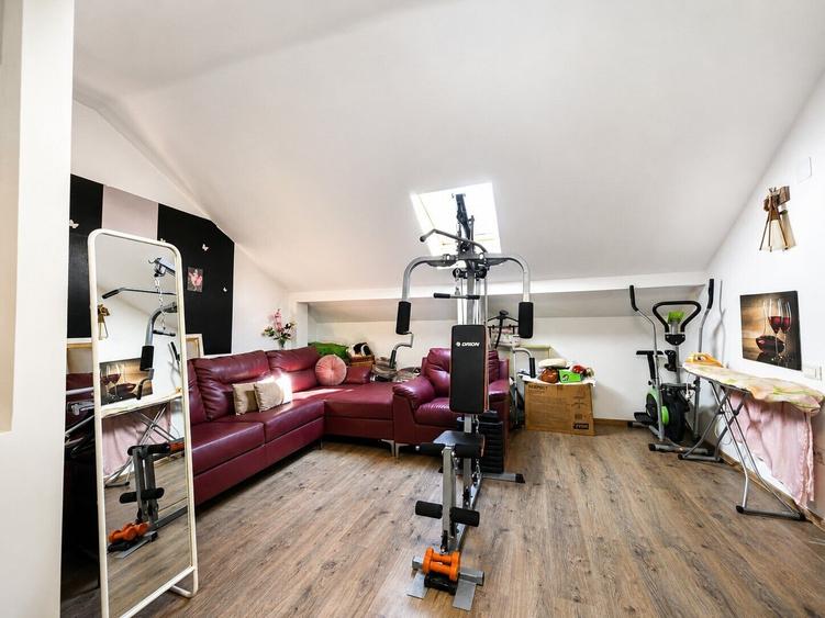 Duplex cu 5 camere cu Canalizare în Tunari