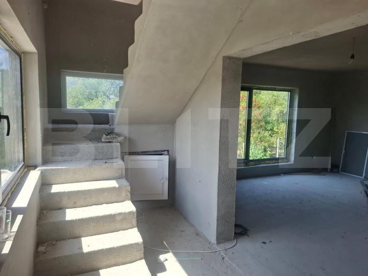 Casă individuală cu 6 camere cu Teren 1832 Mp în Glodeni