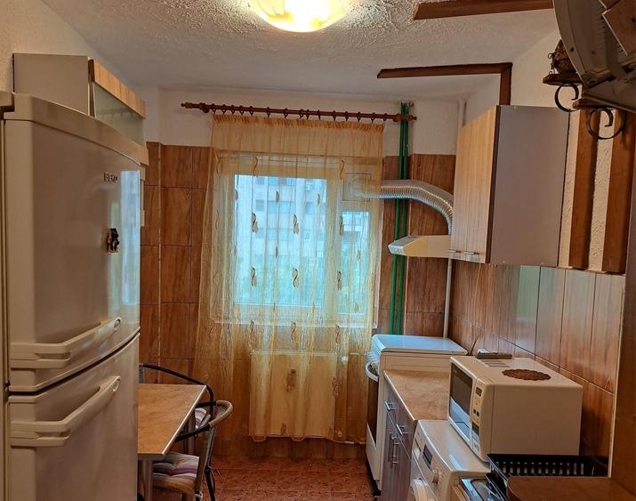 Proprietar,inchiriez ap.2 camere zona Rahova,str.Barca,renovat,aer conditionat,masina spalat,boiler - 2