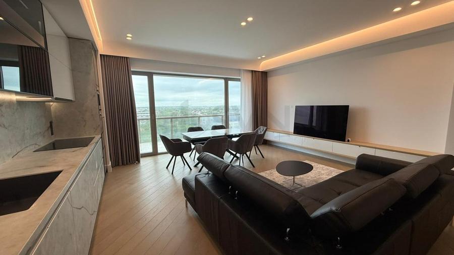 Apartament cu 3 camere semidecomandat în Iancu Nicolae