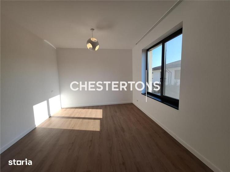Casă cu 5 camere cu Teren 240 Mp în Central