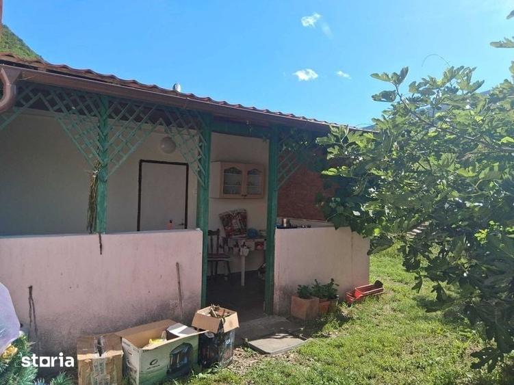 Casă cu 4 camere cu Teren 110 Mp în Central