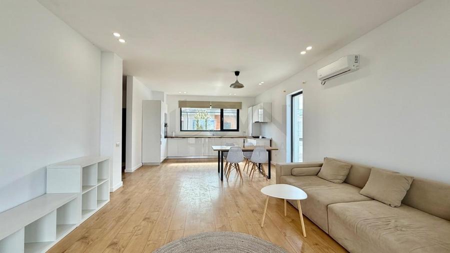 Casă individuală cu 4 camere cu Teren 330 Mp în Tunari