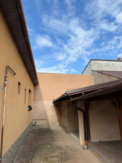 Casă cu 7 camere în Semicentral