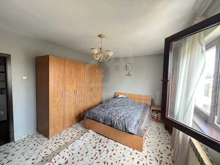Casă cu 16 camere cu Teren 1100 Mp în Central