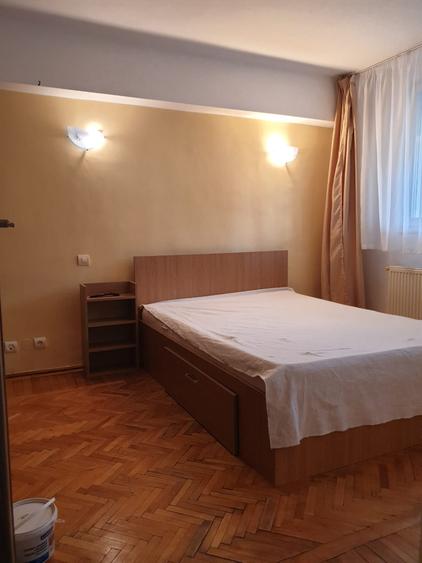 Apartament cu 2 camere semidecomandat în Vatra Luminoasă