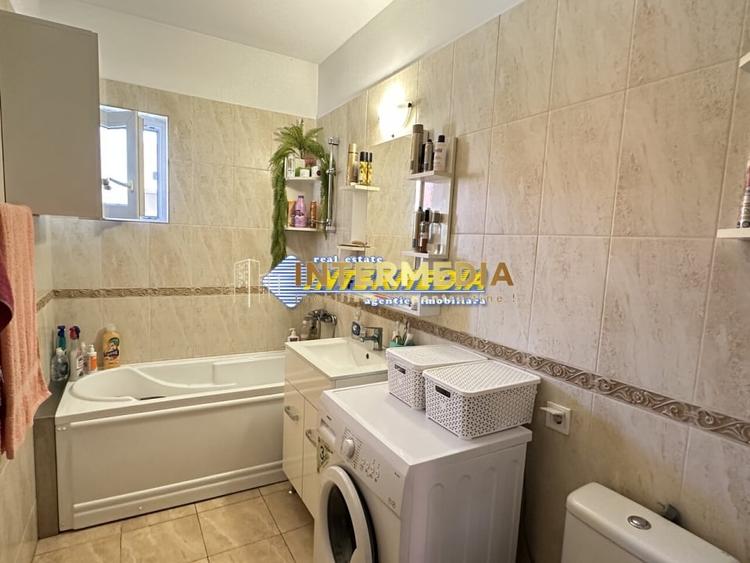 Apartament cu 2 camere decomandat, mobilat în Central