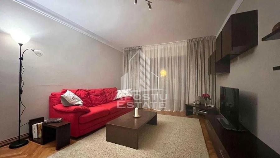 Apartament cu 3 camere decomandat în Aradului