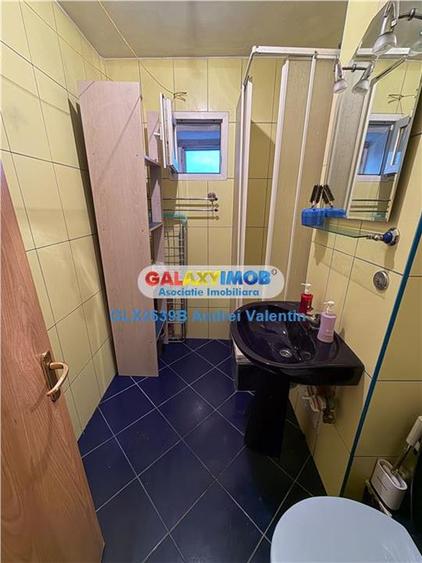 Apartament cu 3 camere semidecomandat, mobilat în Berceni