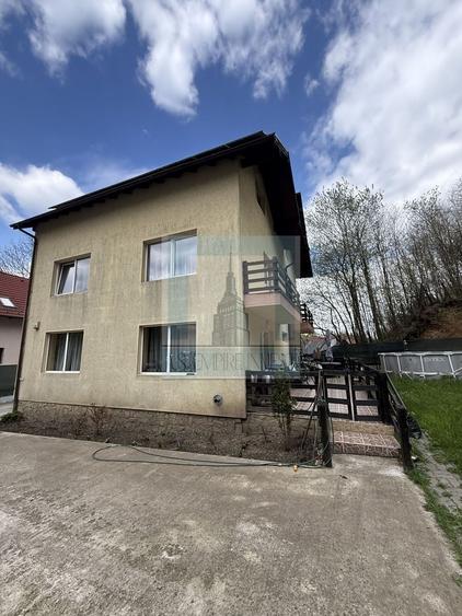Casă individuală cu 6 camere cu Canalizare în Timișu de Jos