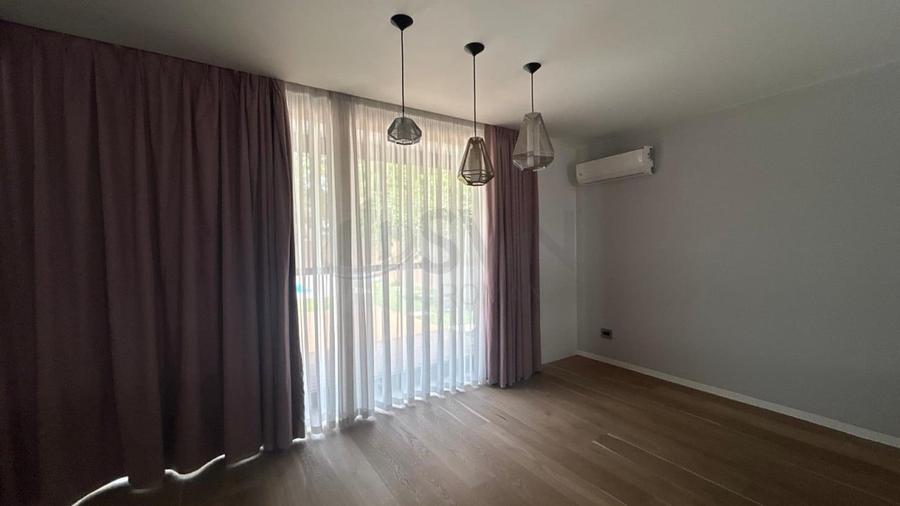 Casă individuală cu 6 camere cu Piscina în Iancu Nicolae