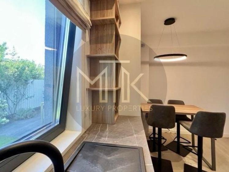 Duplex cu 5 camere cu Canalizare în Sisești