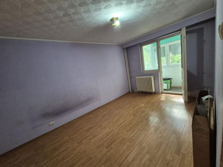 Apartament cu 4 camere semidecomandat în Sălăjan