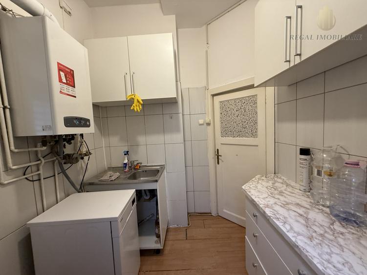 Apartament cu 2 camere decomandat, mobilat în Universitate