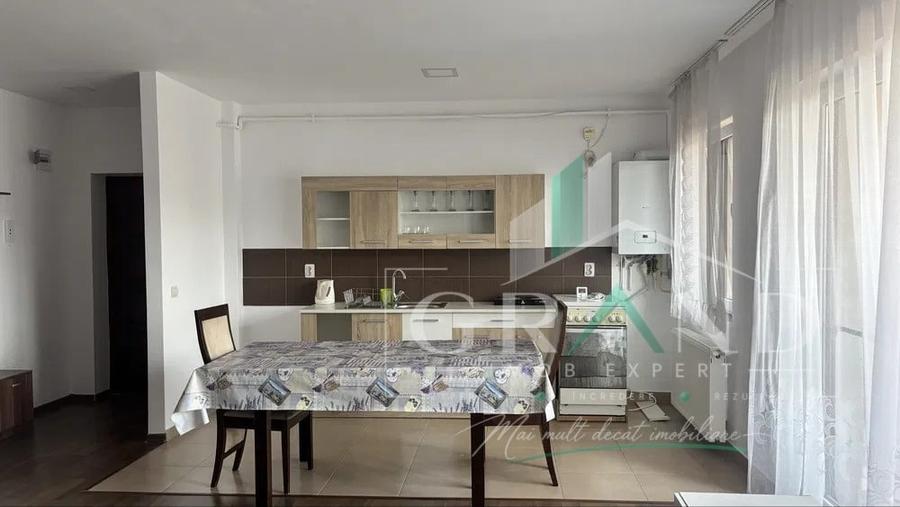 Apartament cu 3 camere semidecomandat, mobilat în Florești