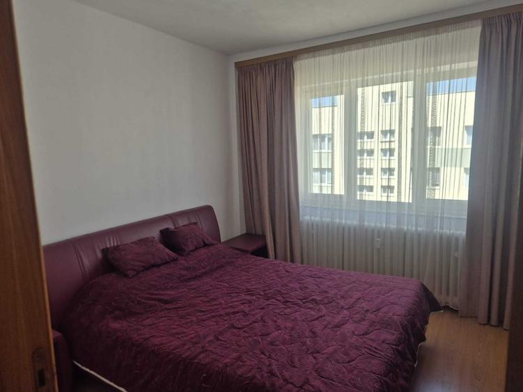 Apartament cu 3 camere decomandat în Doamna Ghica