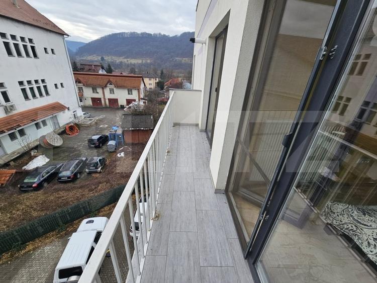 Apartament cu 2 camere decomandat, mobilat în Năsăud