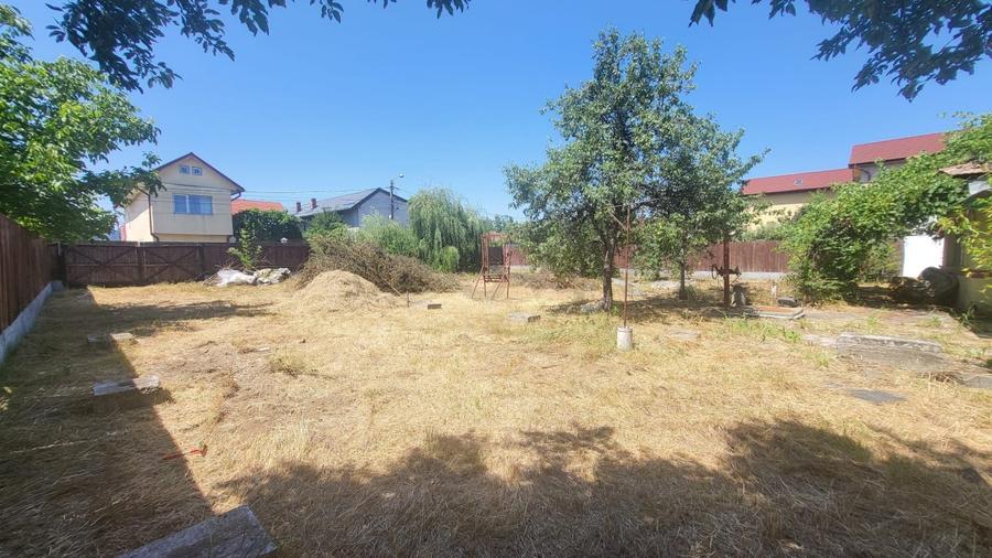 Teren agricol extravilan de 899 mp, în Central