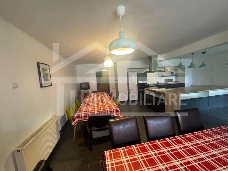 Casă cu Teren 2500 Mp în Corunca