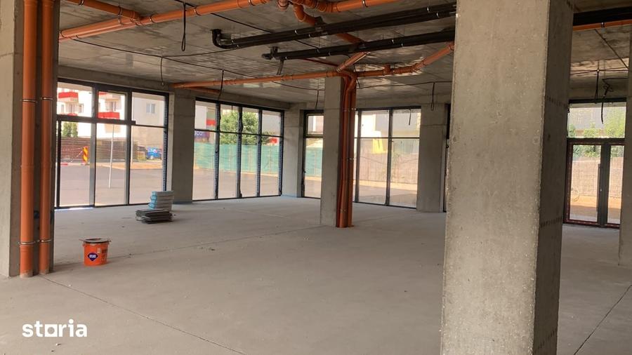 Spațiu comercial, de 568 mp, în Florești
