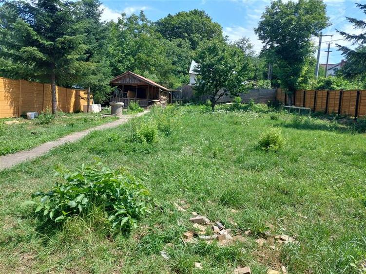 Teren Construcții intravilan de 688 mp, în Bucium