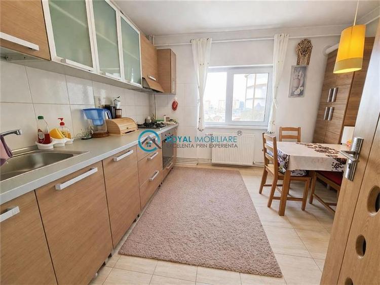 Apartament cu 3 camere decomandat, mobilat în Cantacuzino