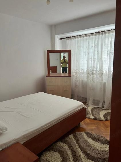 Apartament cu 3 camere decomandat în Aradului