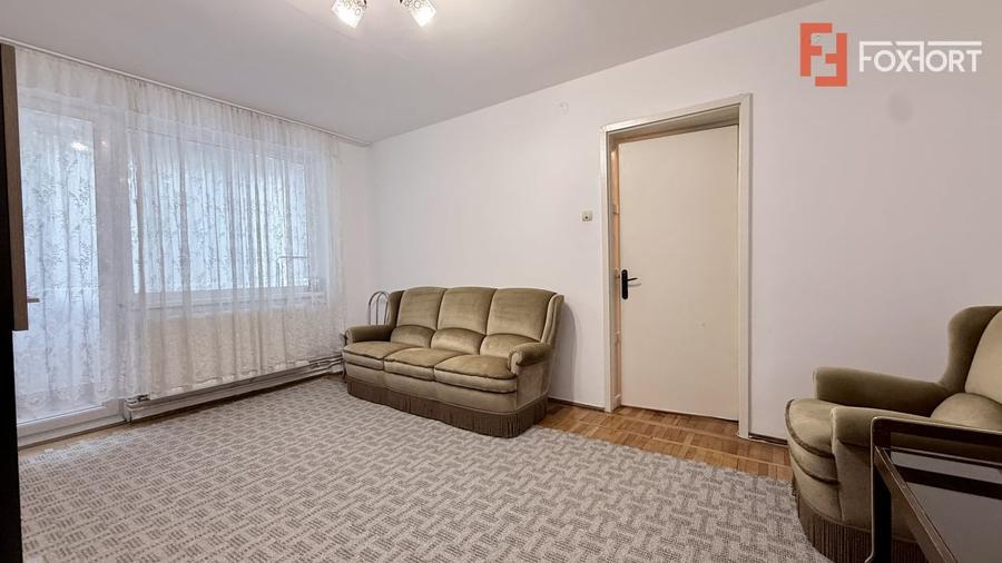 Apartament cu 3 camere semidecomandat, mobilat în Take Ionescu