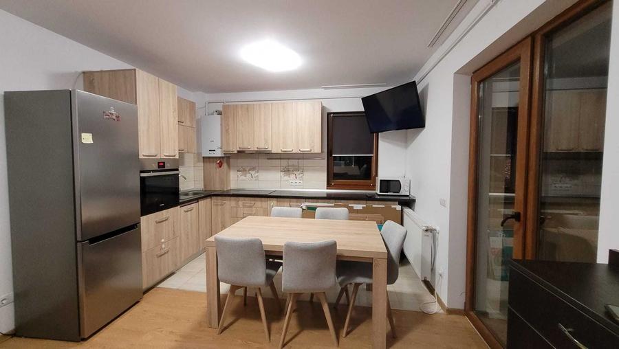 Apartament cu 2 camere semidecomandat în Gușterița
