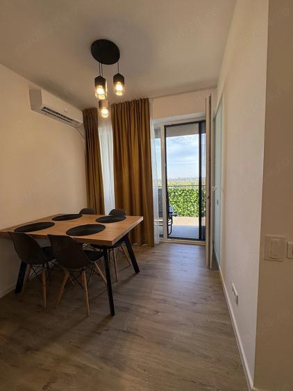 Apartament cu 3 camere decomandat în Sud