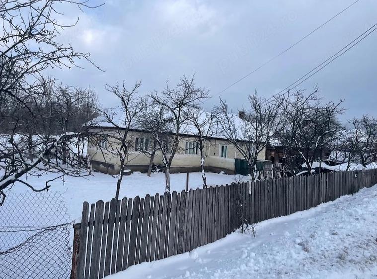 Casă cu 4 camere cu Teren 32 Mp în Deda