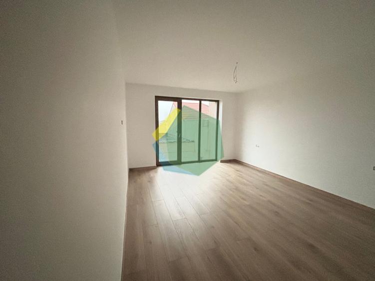 Duplex cu 5 camere cu Garaj în Jilava