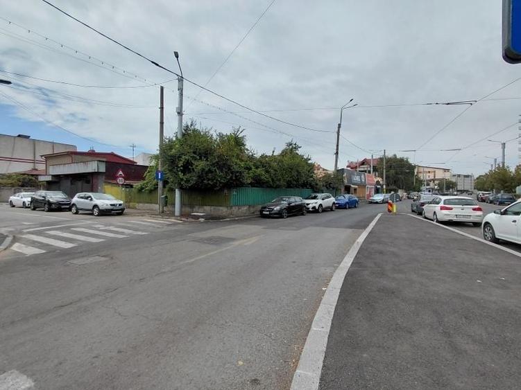 Teren intravilan de 317 mp, în Domenii