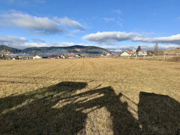 Teren de 4235 mp, în Central