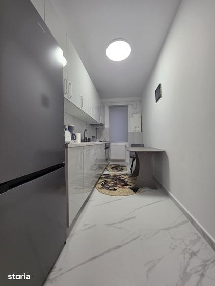 Apartament cu 2 camere decomandat în Roșu