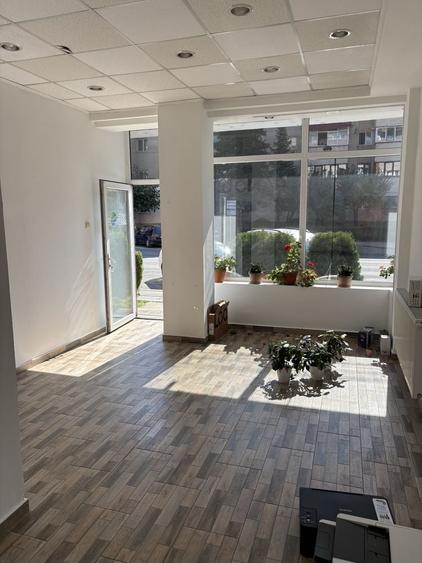 Spațiu comercial, de 30 mp, în Victoria