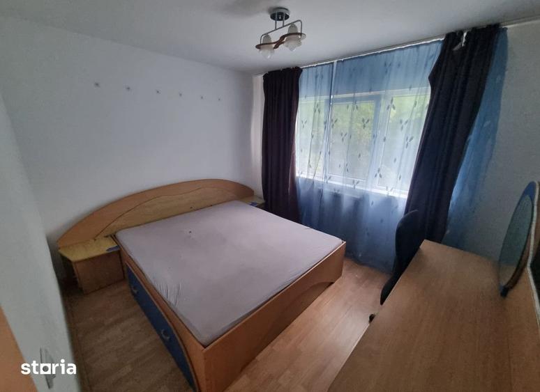 Apartament cu 4 camere în Tătărași