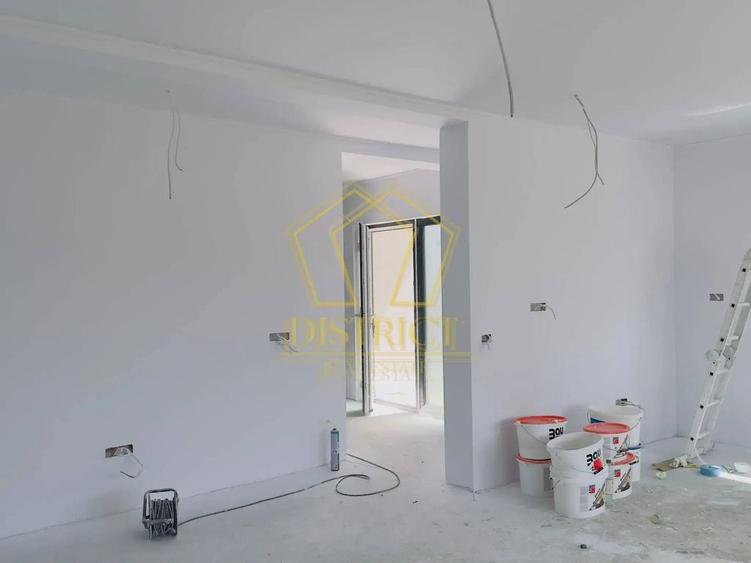 Casă individuală cu 5 camere cu Canalizare în Dumbrăvița