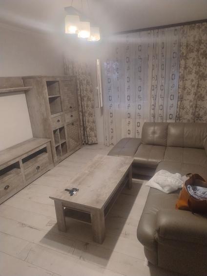 Apartament cu 2 camere semidecomandat în Dosu Bricii