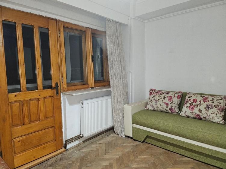 Apartament cu 3 camere decomandat în Banat