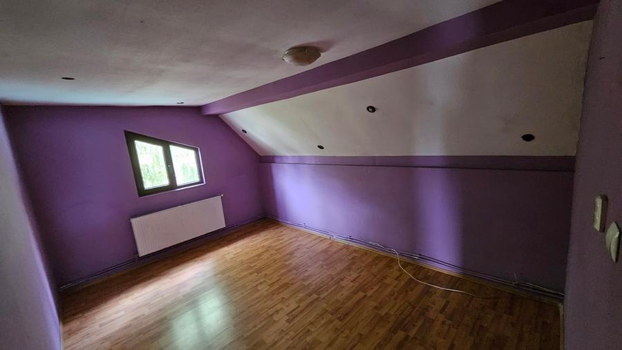 Casă individuală cu 5 camere cu Canalizare în Enachiță Văcărescu