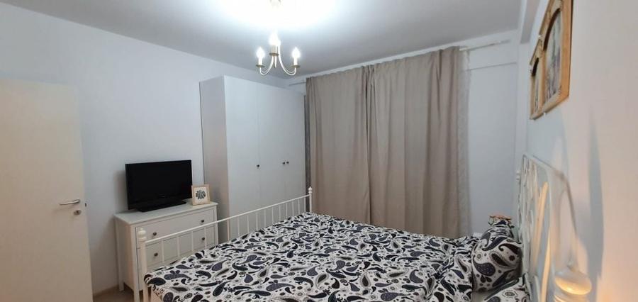 Apartament cu 2 camere decomandat în Uverturii