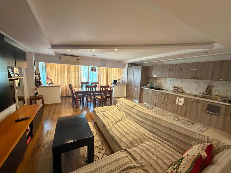 Apartament cu 3 camere decomandat în Babadag