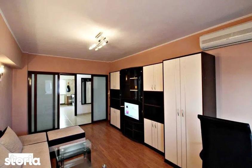 Apartament cu 3 camere decomandat, mobilat în Central