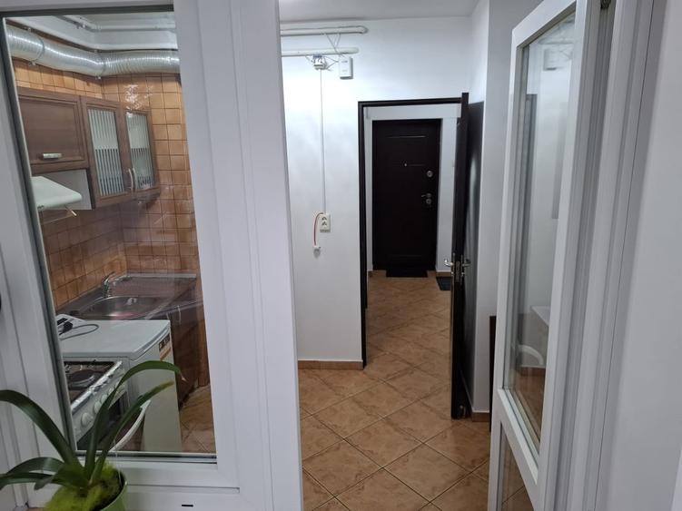 Garsonieră decomandată în Lizeanu
