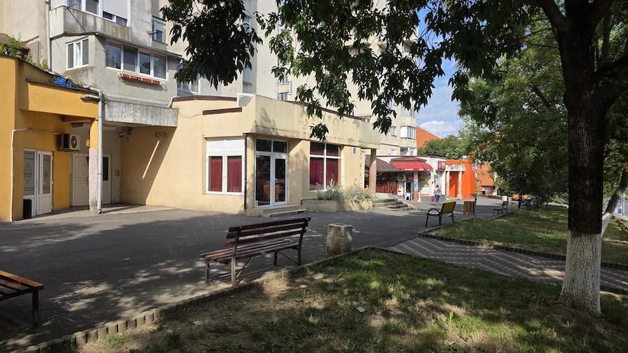 Spațiu comercial, de 70 mp, în Nord