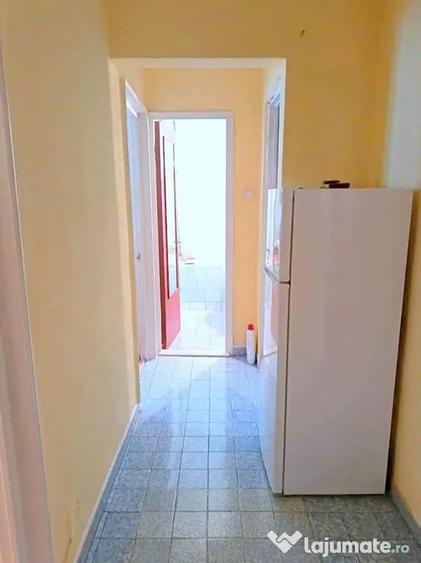 Apartament cu 2 camere decomandat, mobilat în Micro 13
