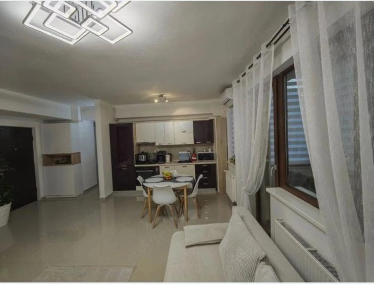 Apartament cu 3 camere decomandat în Găvana