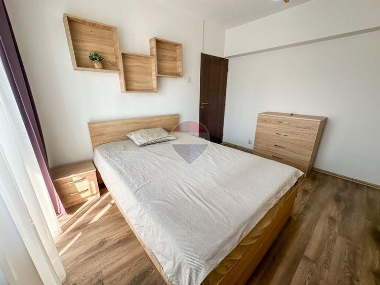 Apartament cu 3 camere decomandat, mobilat în Apărătorii Patriei